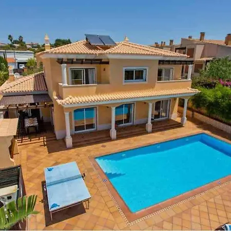 Villa Norcas And Norvilla *